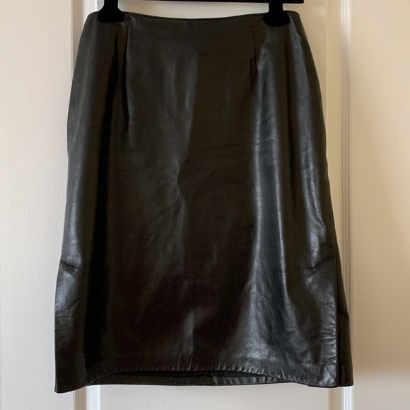 Danier leather Lorna pencil skirt size 12 - Picture 2 of 9